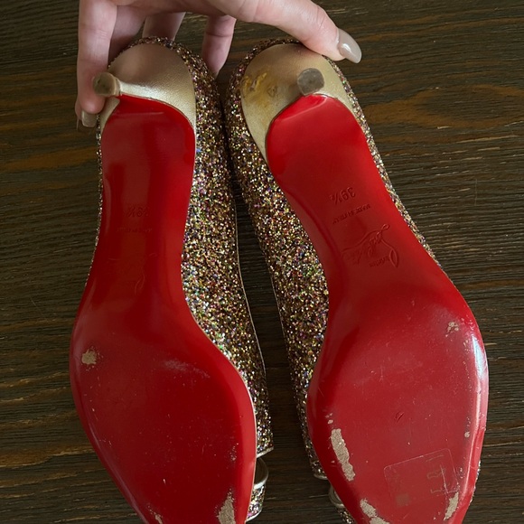 Christian Louboutin Gold Heels with Pointed Toe - Picture 5 of 5